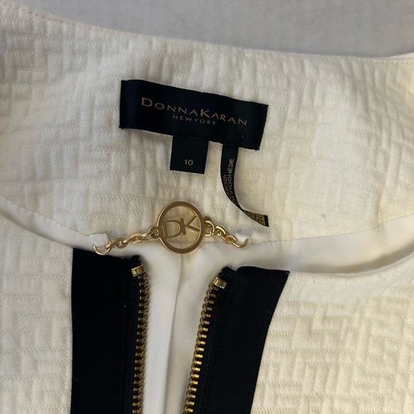 Donna Karan Black and Ivory Blazer with Textured Design NWT Sz-10. C11 - Picture 5 of 10